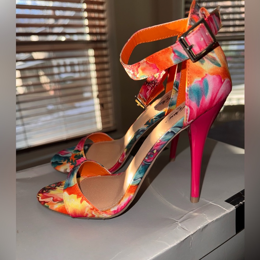 Mossimo floral heels